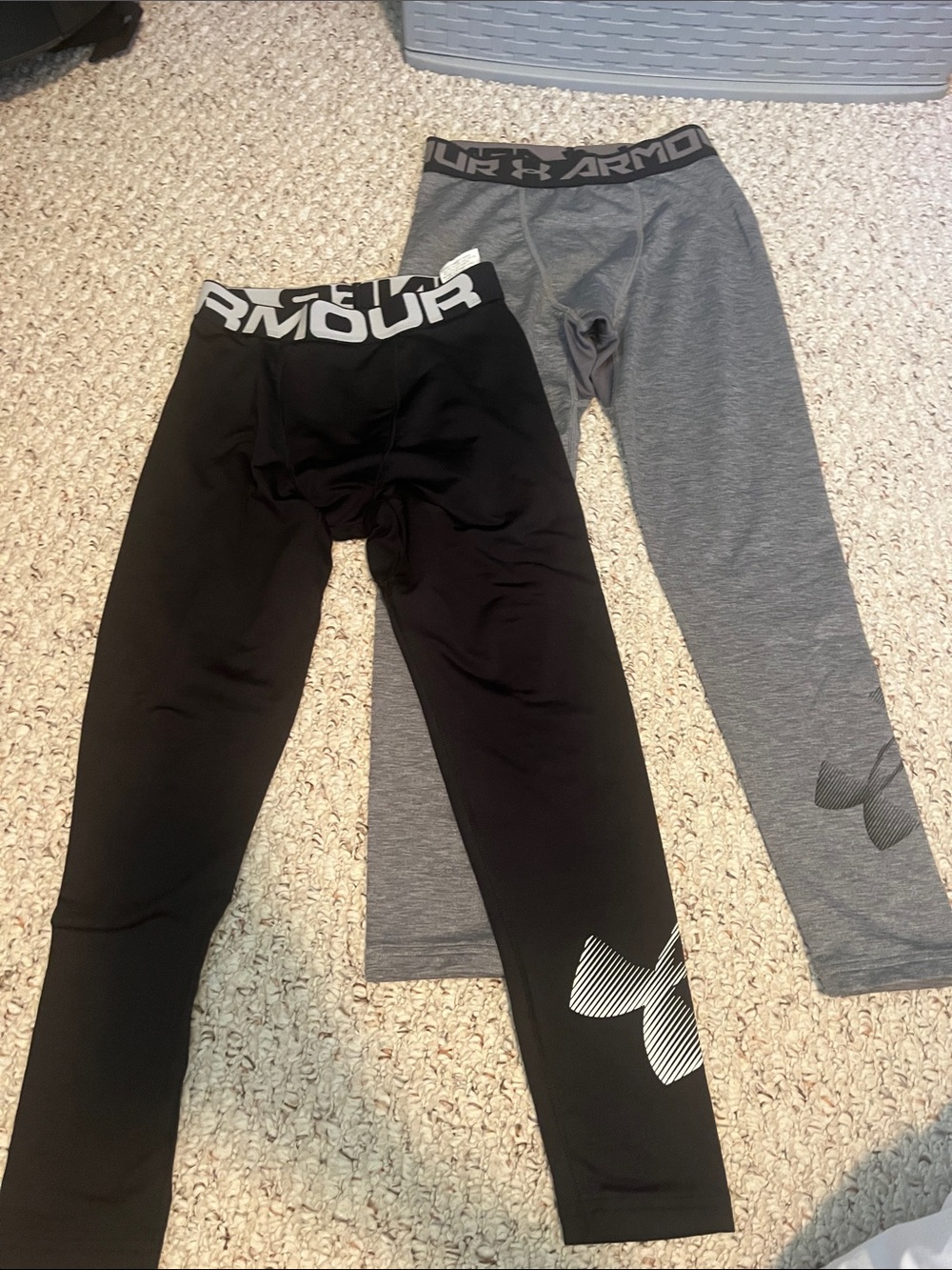 Under Armour Gray and black Boys' Compression cold gear